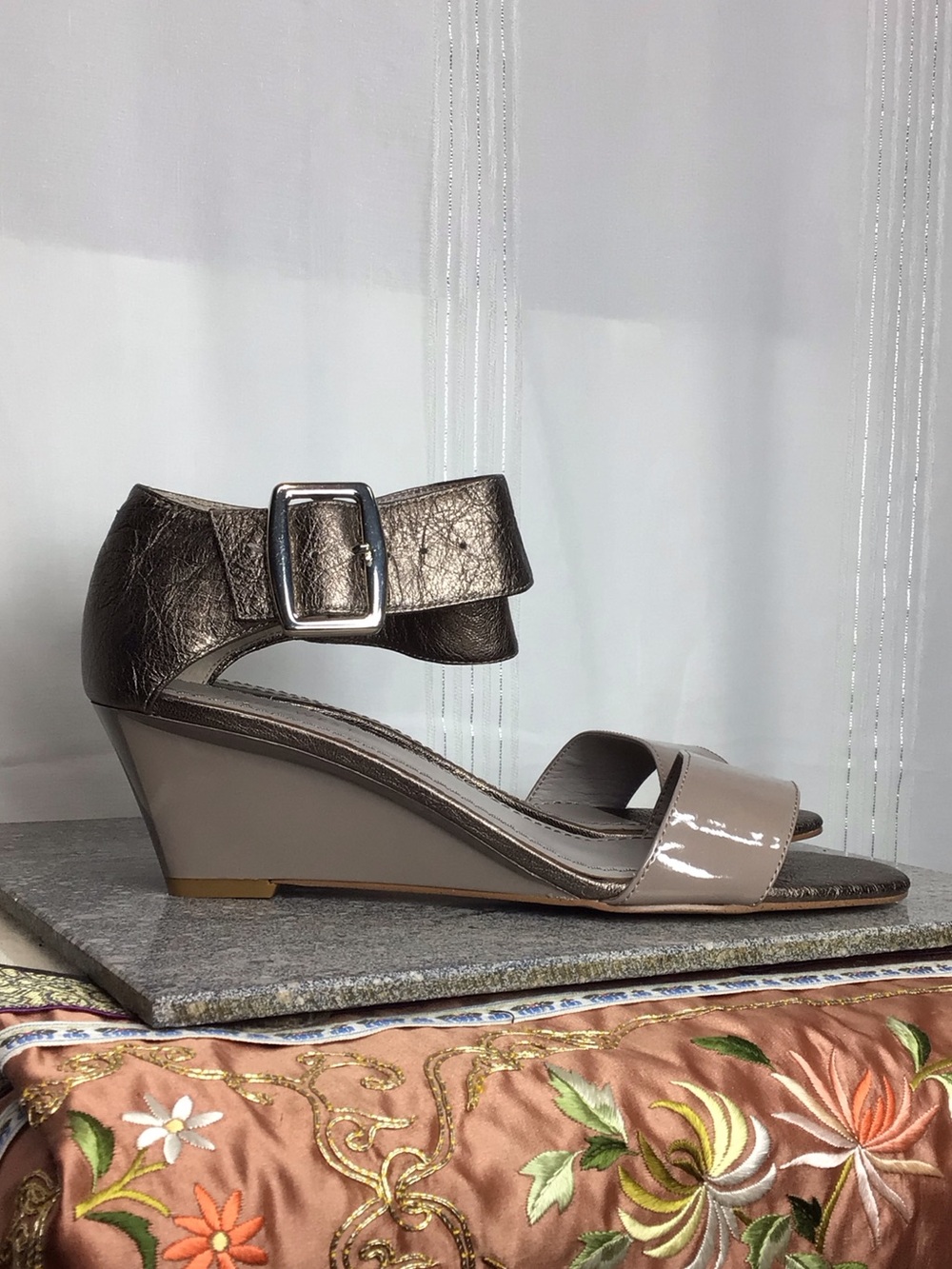 Nine West Taupe Patent and Bronze Leather Wedge Sandal Sz.8
